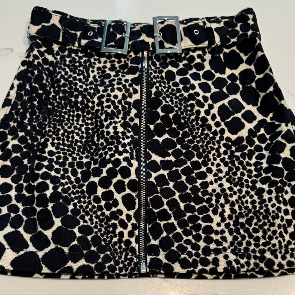 TOPSHOP Black & White Giraffe Print Mini Skirt US size 6
